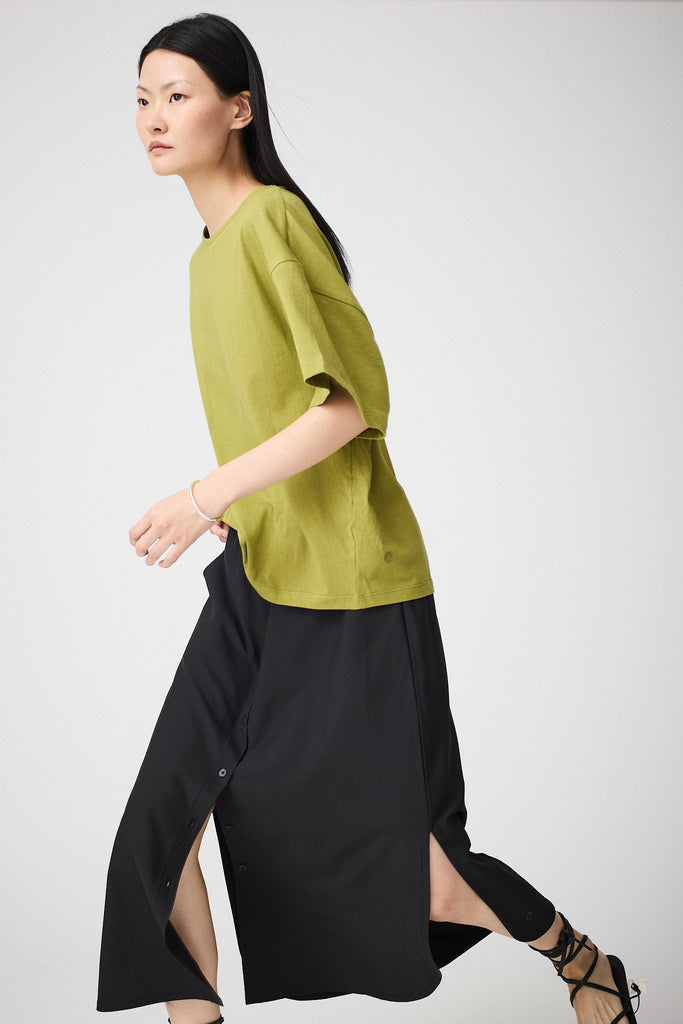 Camiseta de corte holgado confeccionada en jersey de algodón de mujer. Tantä. Color Verde