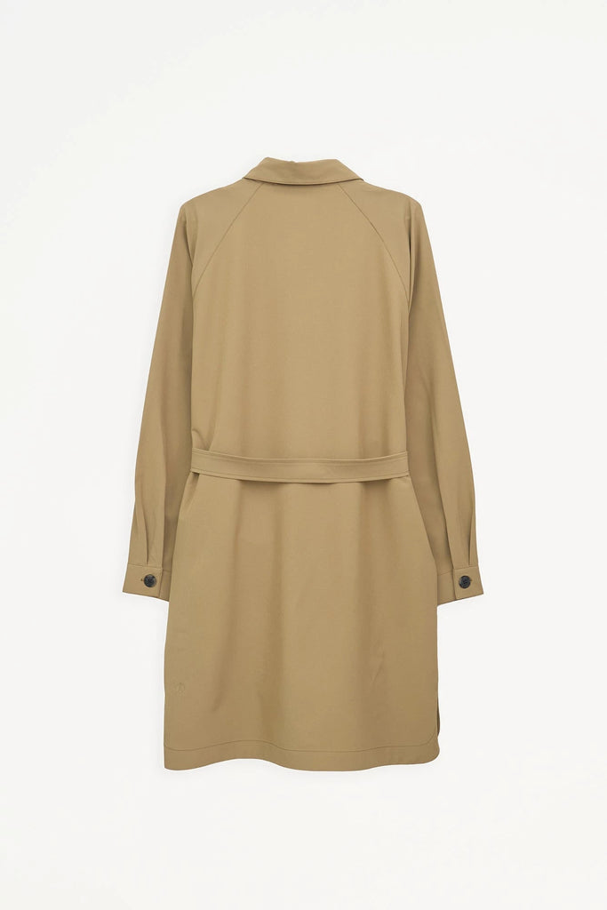 Sobrecamisa de Mujer larga confeccionada en tejido 4-ways stretch secado rápido. Tantä. Color marrón
