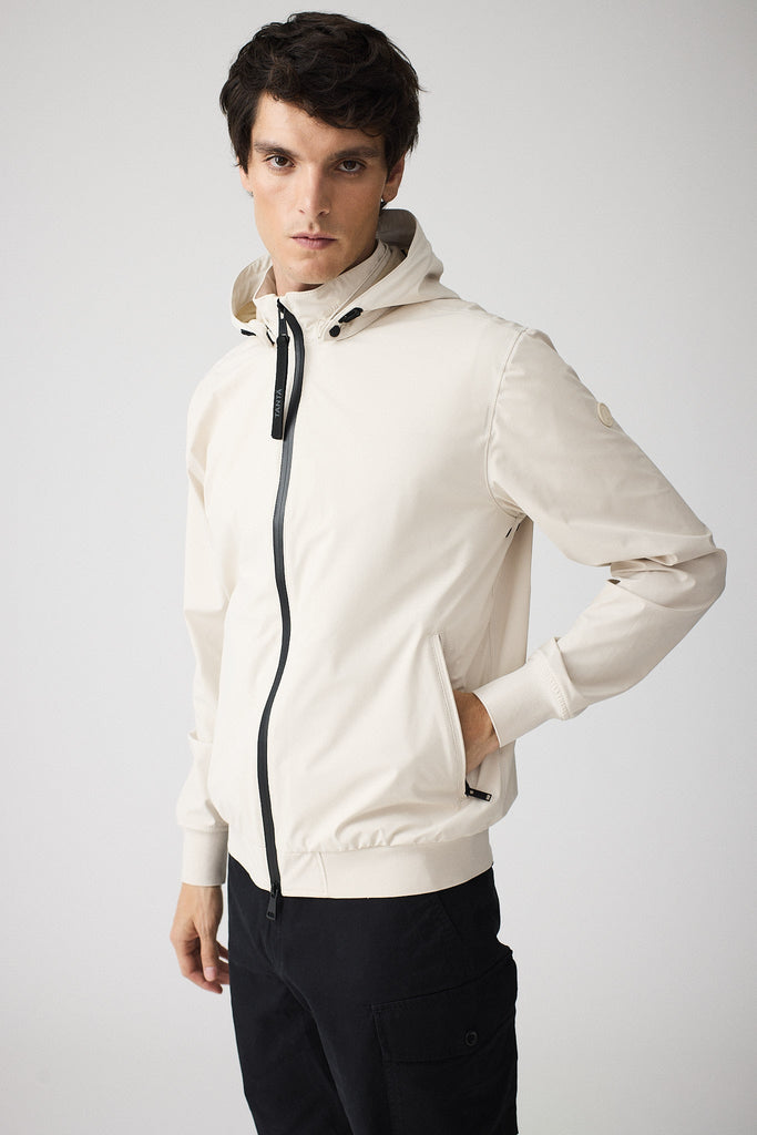 Chaqueta impermeable de hombre Tantä corta de primavera. Blanca