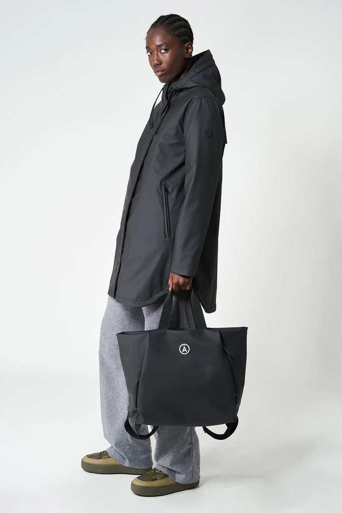 Hó Black Tantä Rainwear FW24