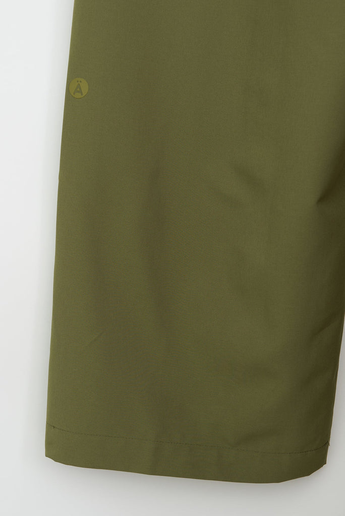 Pantalón ancho de corte holgado de mujer Tantä. Color Verde.