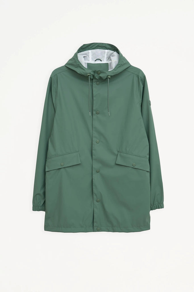 La chaqueta Kabut es un impermeable de corte estándar en PU para Hombre Tantä Verde