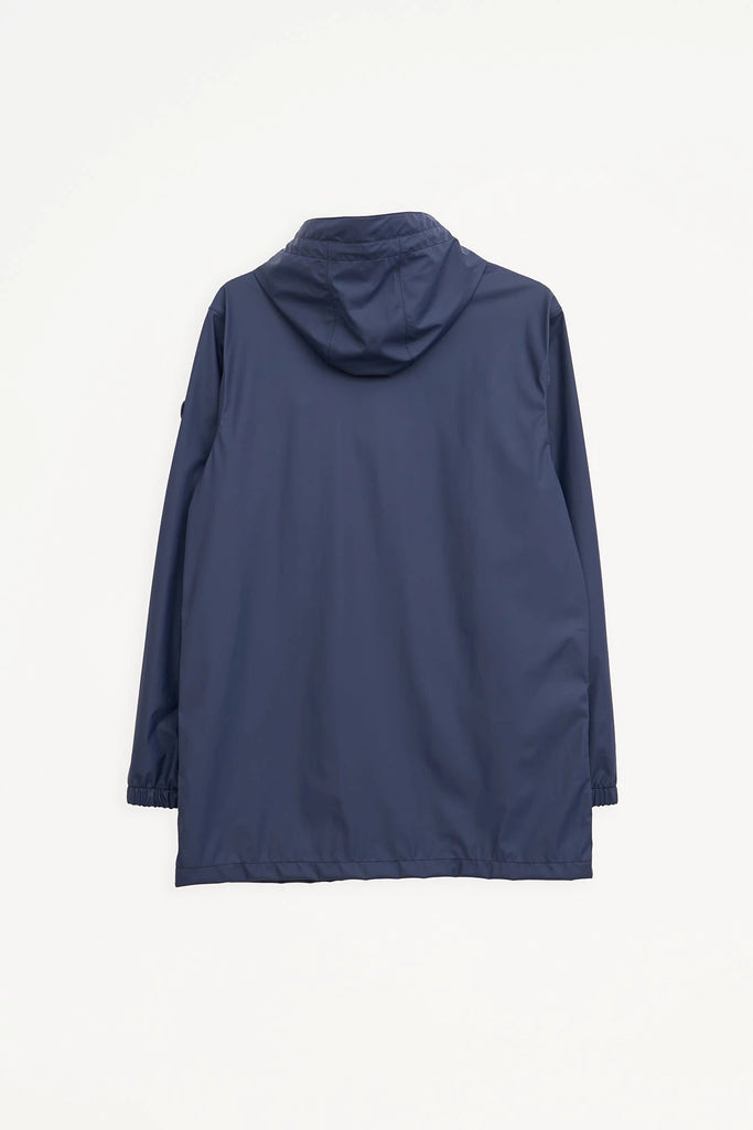 La chaqueta Kabut es un impermeable de corte estándar en PU para Hombre Tantä Azul