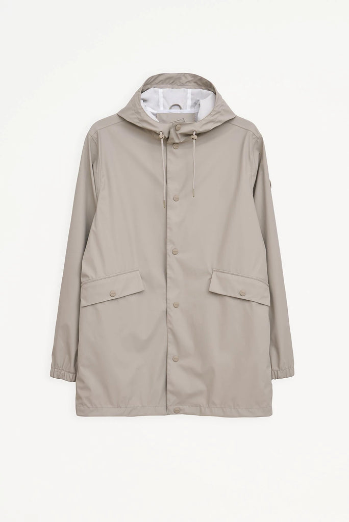 La chaqueta Kabut es un impermeable de corte estándar en PU para Hombre Tantä Gris