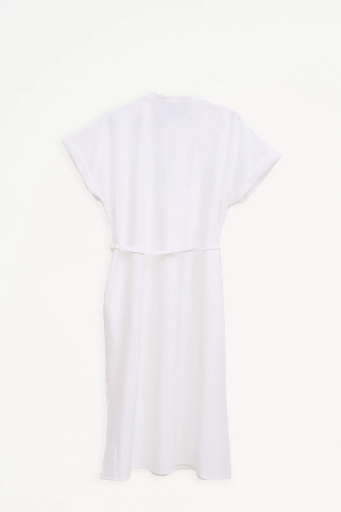 Vestido oversize manga corta en tejido 4-ways stretch secado rápido. Tantä. Color blanco