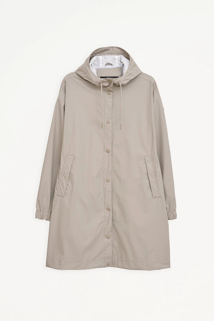 Chaqueta impermeable de mujer Tantä Mis o chubasquero de corte holgado.Color gris. 