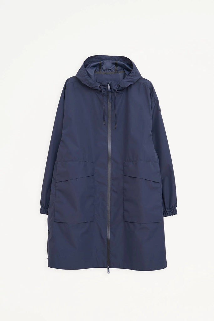 Chaqueta impermeable de mujer Nebbia en poliéster reciclado 100% impermeable. Tantä. Color Azul