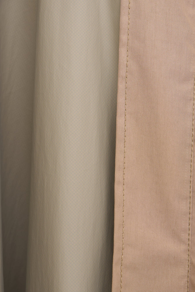 Trench coat o gabardina impermeable de Mujer tipo capa Tantä. Color Marrón