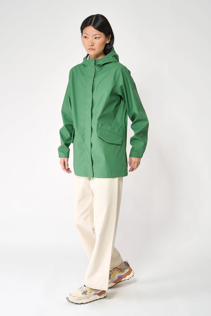  Chaqueta Impermeable Niebla de Mujer Tantä. color verde. 100% Impermeable