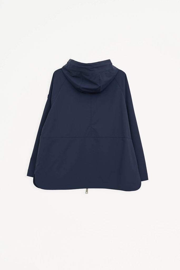 Chaqueta impermeable sport de mujer Noe en softshell. Tantä. Color azul marino