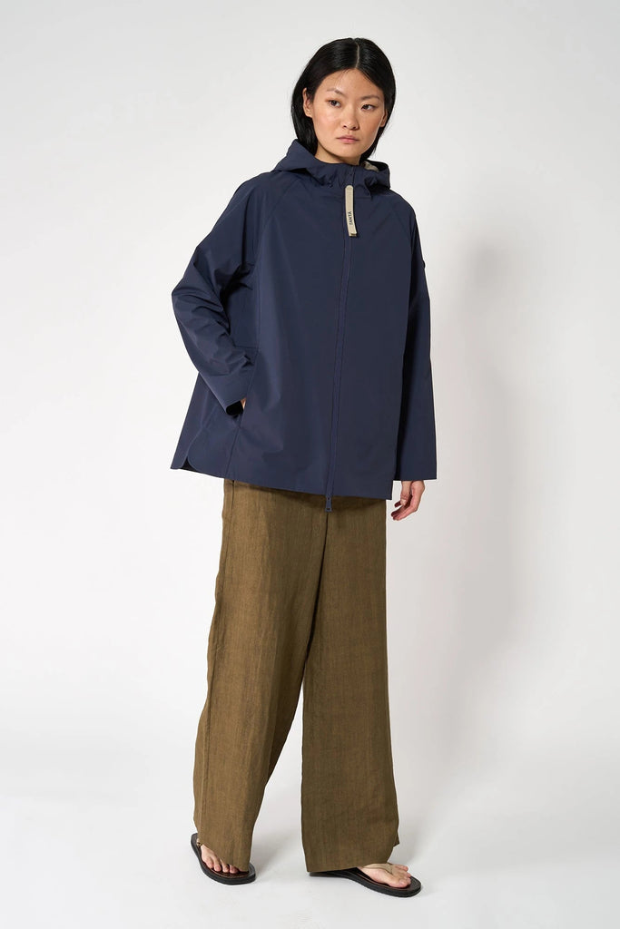 Noe Navy Tantä Rainwear SS25
