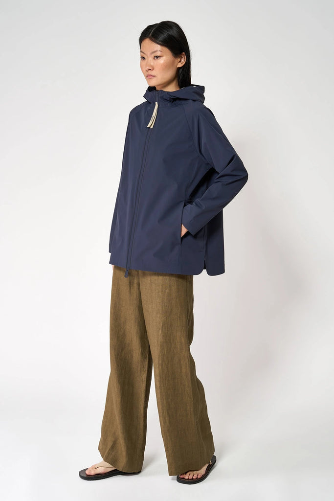 Noe Navy Tantä Rainwear SS25