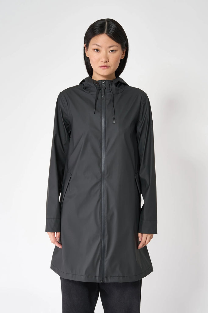 Chubasquero o impermeable de mujer Nuovola de Tantä. 