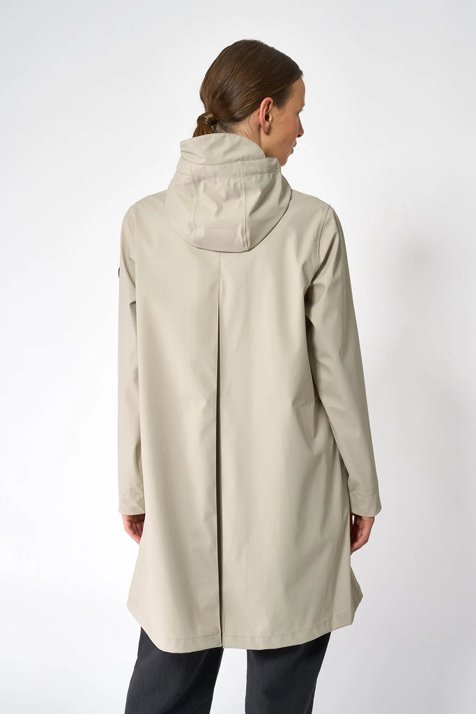 Chubasquero o impermeable de mujer Nuovola de Tantä. Color Gris. 