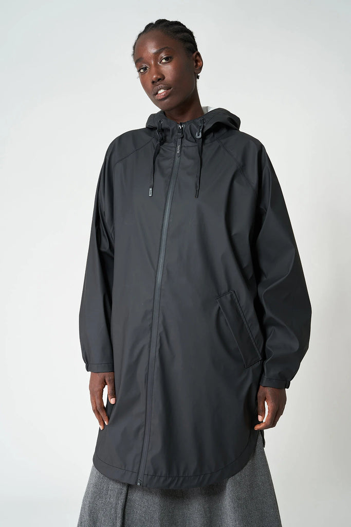 Sky Black Tantä Rainwear FW24