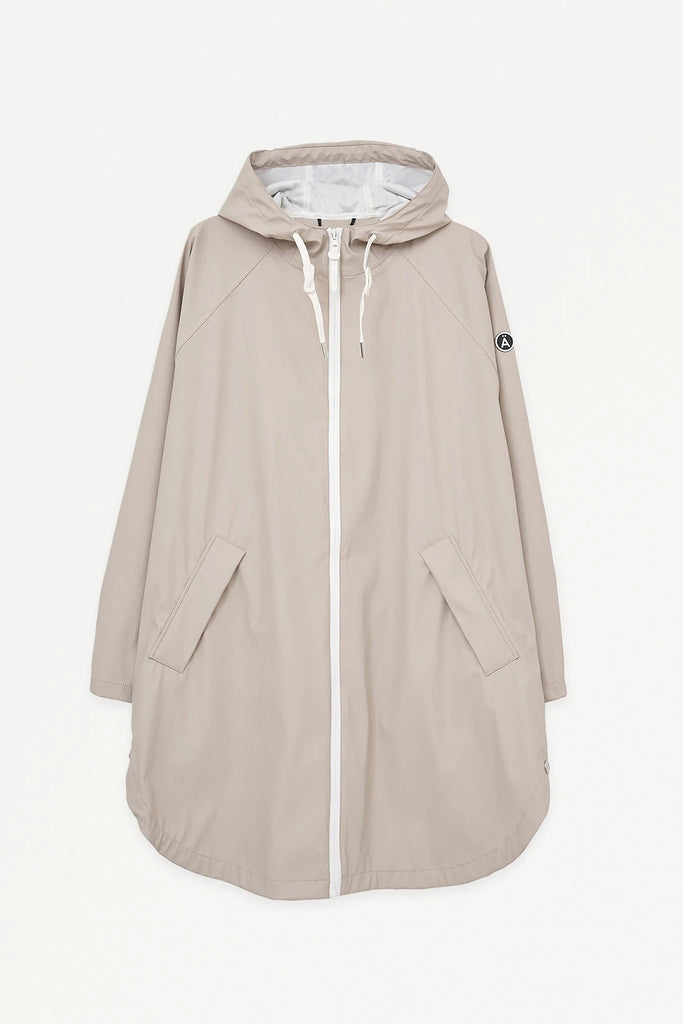 Chubasquero Impermeable de mujer SKY de tantä. Color gris
