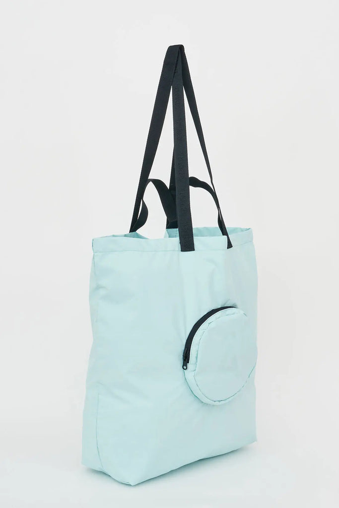 Bolso sostenible impermeable y reciclado Tantä. Color azul claro. Proin Blue Glow