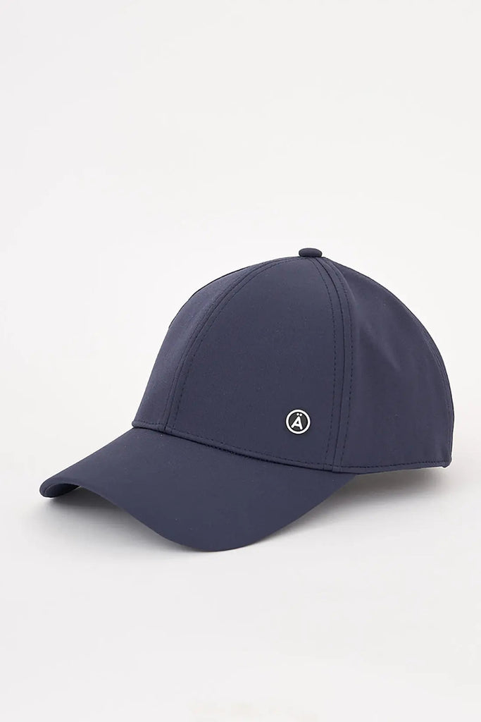 Gorra impermeable hombre y mujer Tantä. Color azul marino. Ulan Navy