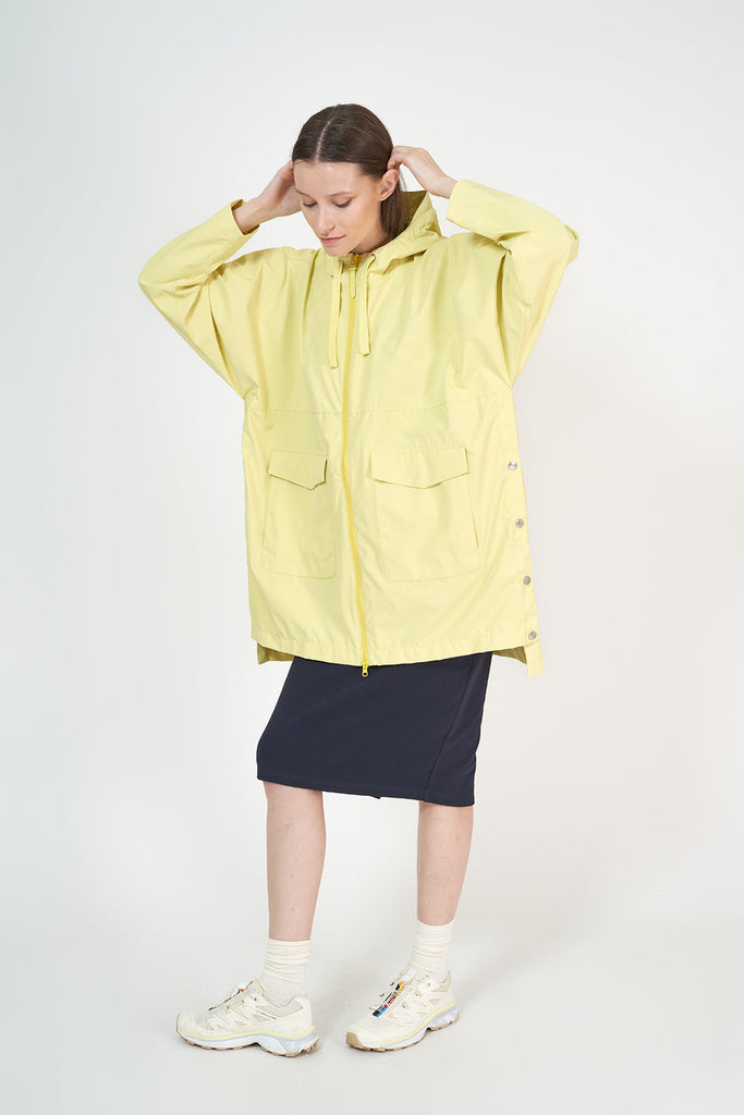 Poncho impermeable Rominjati Tantä amarillo
