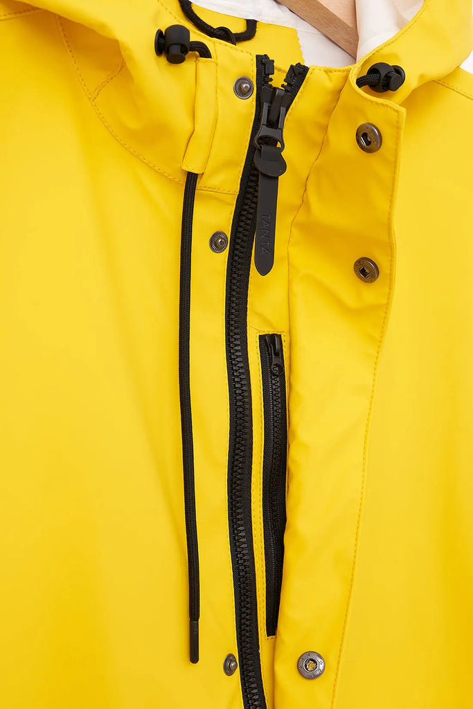 Chubasquero o impermeable de hombre Tantä. Color amarillo. Pioviggine Lemon Chrome