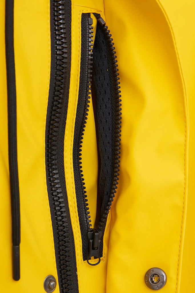Chubasquero o impermeable de hombre Tantä. Color amarillo. Pioviggine Lemon Chrome