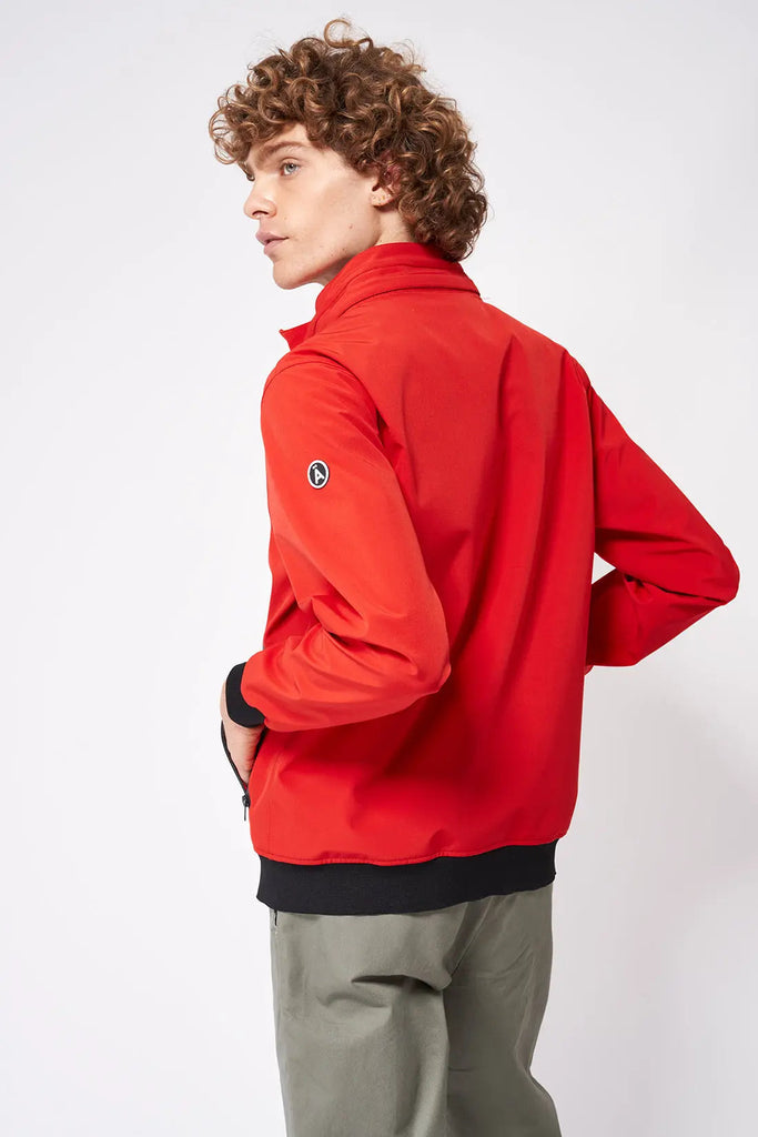 Cazadora o bomber impermeable de hombre Tantä. Color rojo. Dulksna Molten Lava