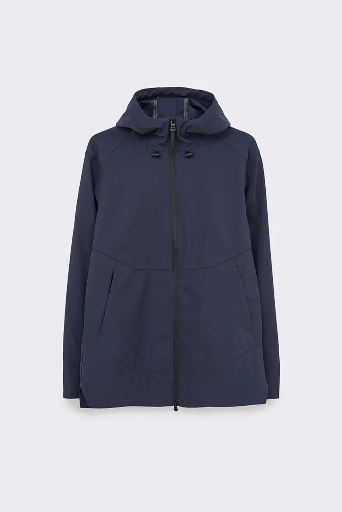 Cazadora impermeable en tejido softwhell de hombre Tantä. Color Vede azul marino. Motregn Navy