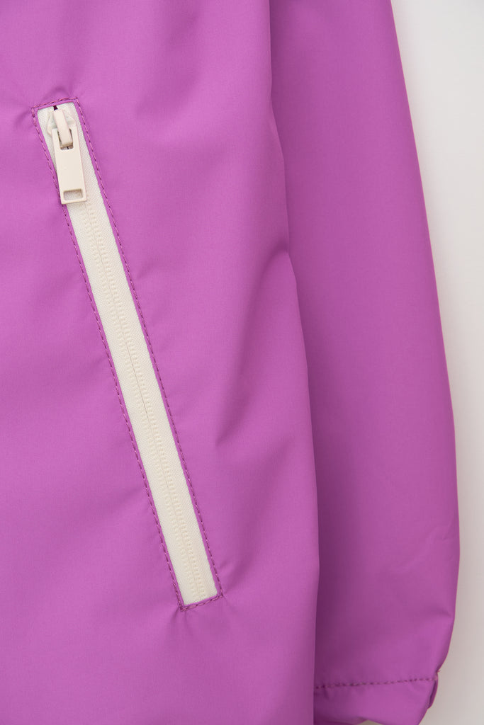  Chaqueta impermeable de Mujer en poliéster reciclado. Tantä. Color lila