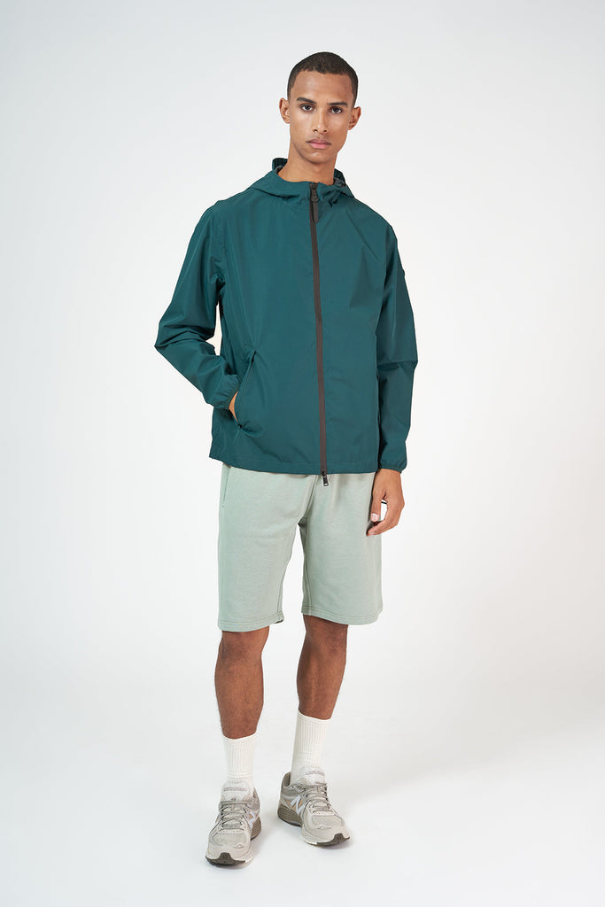 Chaqueta Impermeable de Hombre Liutis. Tejido reciclado. Verde