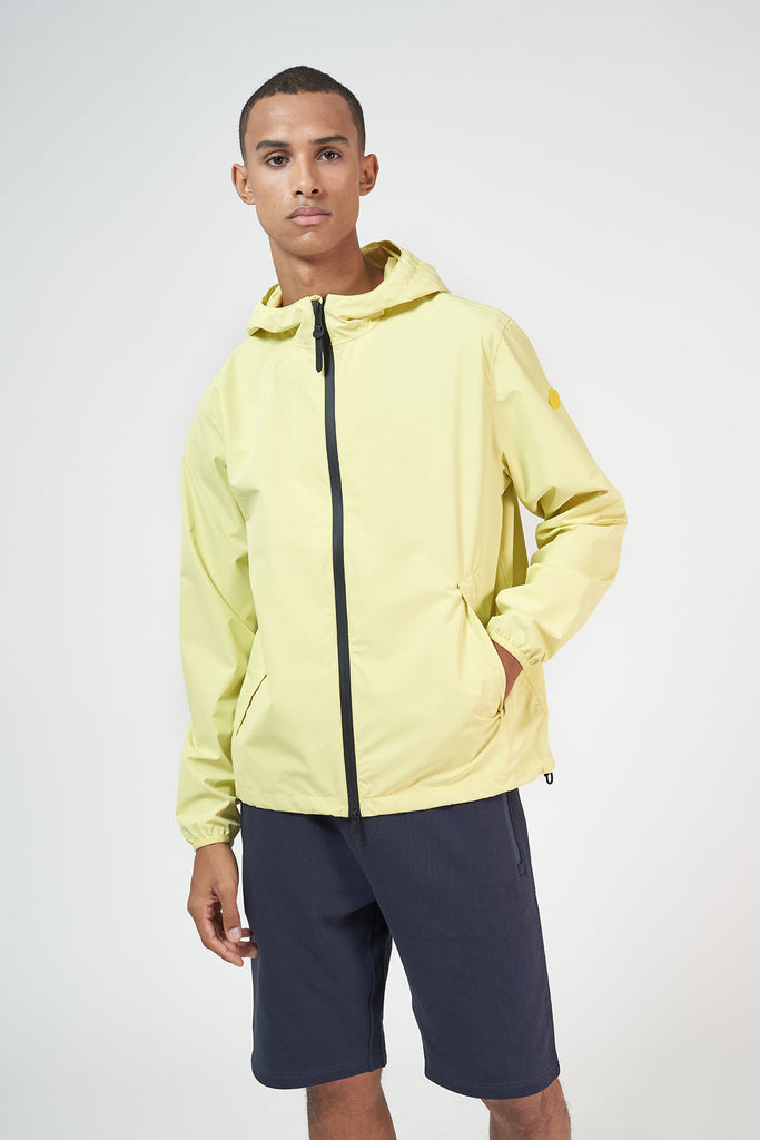 Chaqueta Impermeable de Hombre Liutis. Tejido reciclado. Amarillo