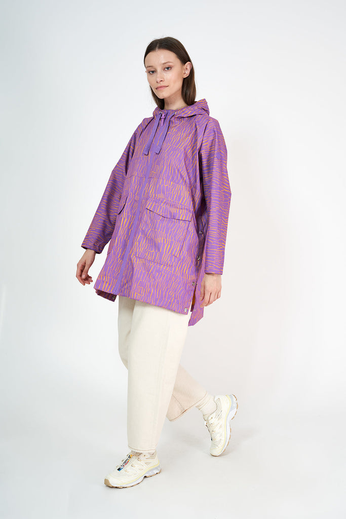 Aguacero - Poncho de Lluvia Rominjati Reciclado Estampado color lila