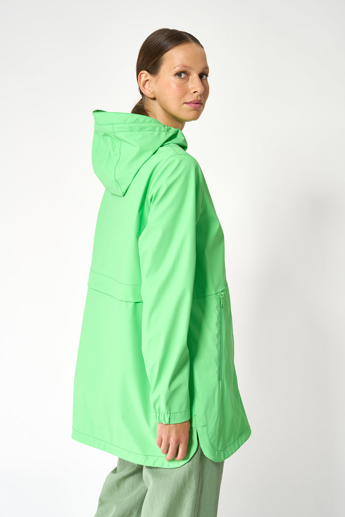  Chaqueta impermeable Brouillard de Mujer Tantä. Color verde menta. 