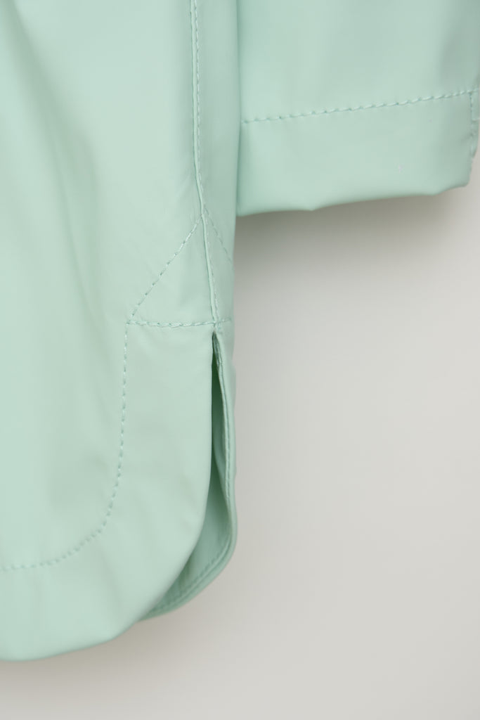  Chaqueta impermeable de Mujer Brouillard. Tantä. Color verde