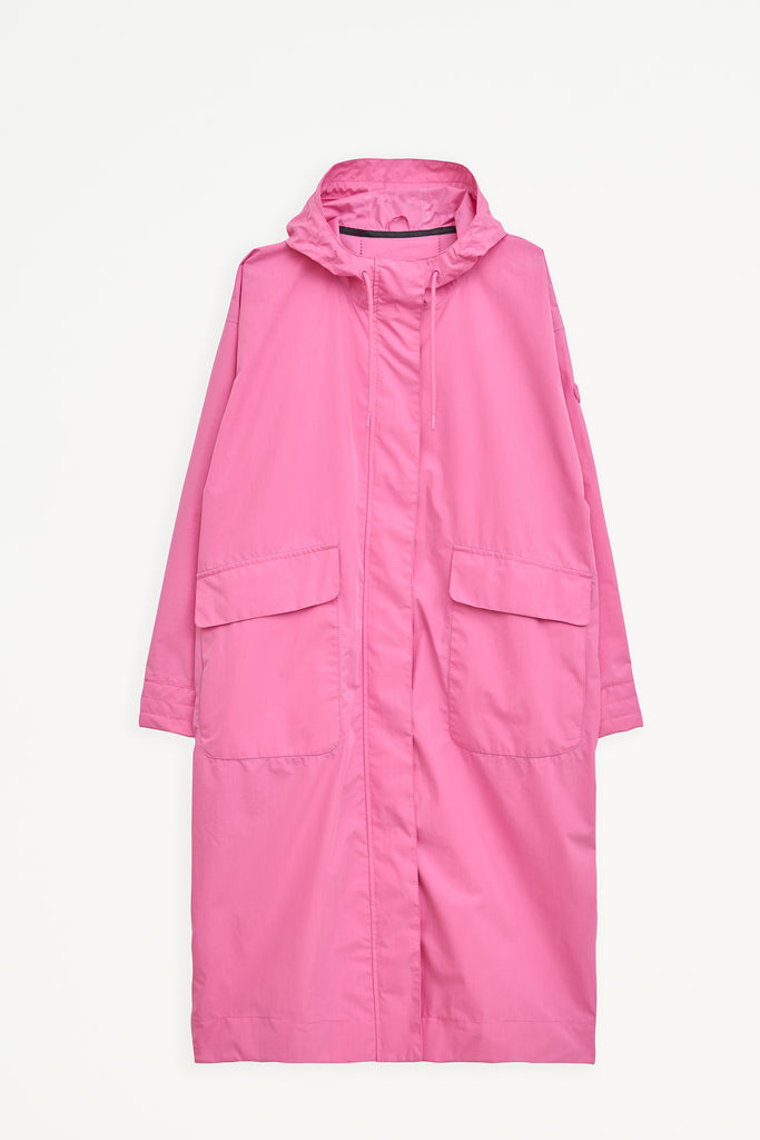 Trench coat o gabardina impermeable de Mujer tipo capa Tantä. Color rosa