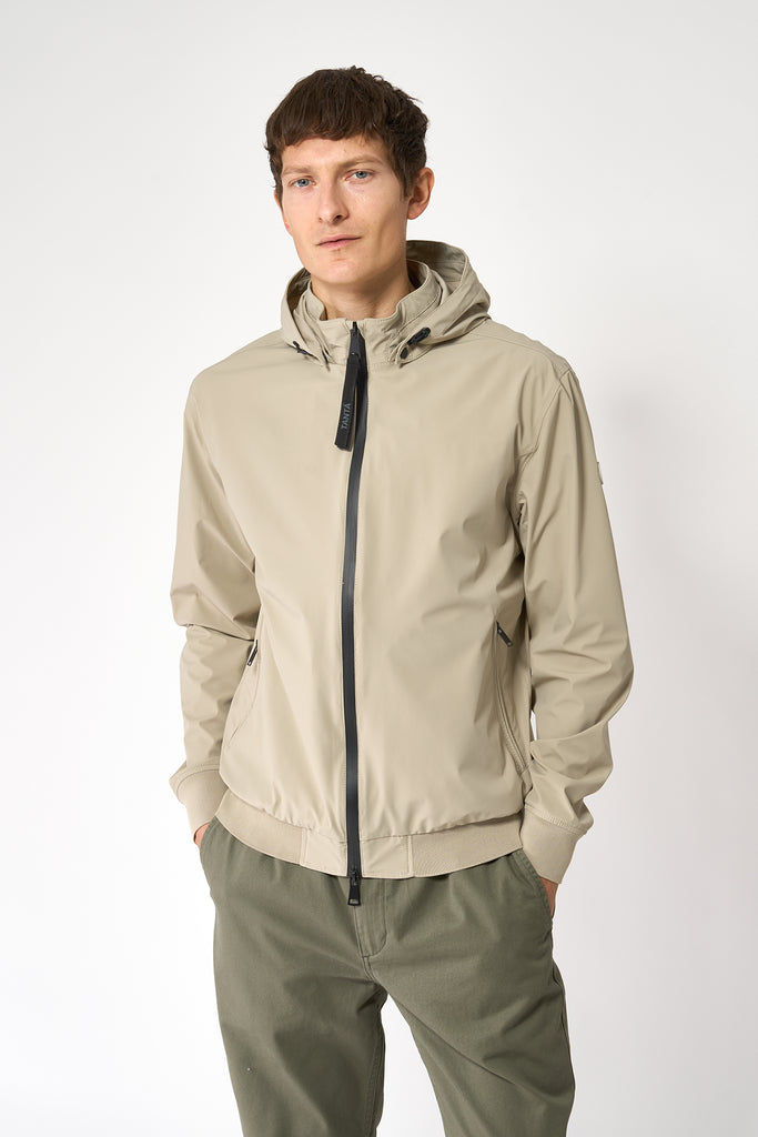 Chaqueta impermeable de hombre Tantä corta de primavera. Gris