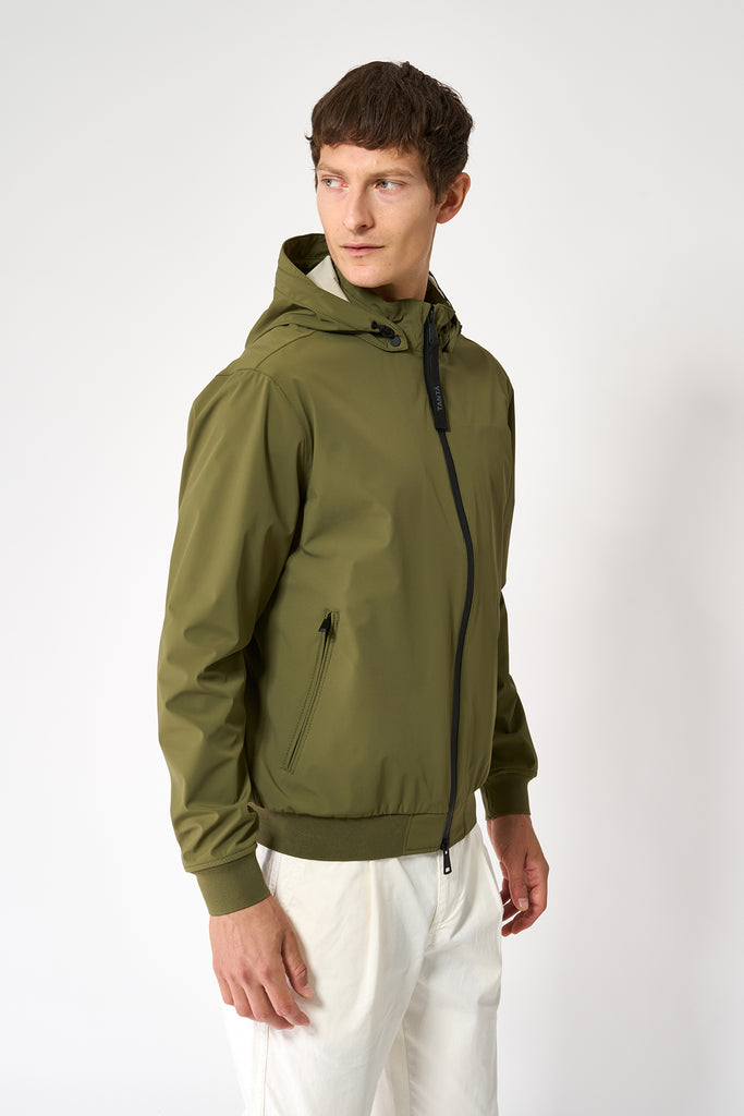 Chaqueta impermeable de hombre Tantä corta de primavera. Verde