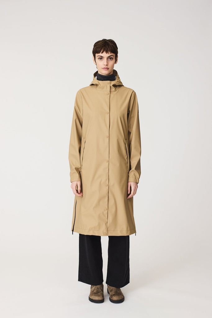  Impermeable largo con corte de mujer 