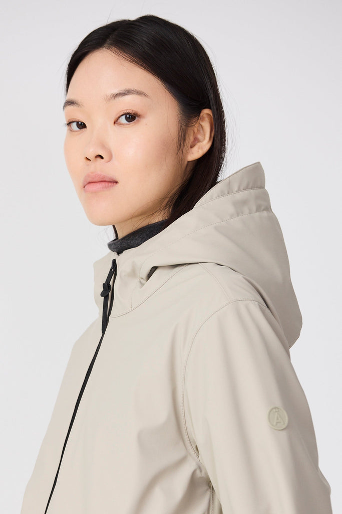 Abrigo Tormenta. Impermeable Mujer Gris