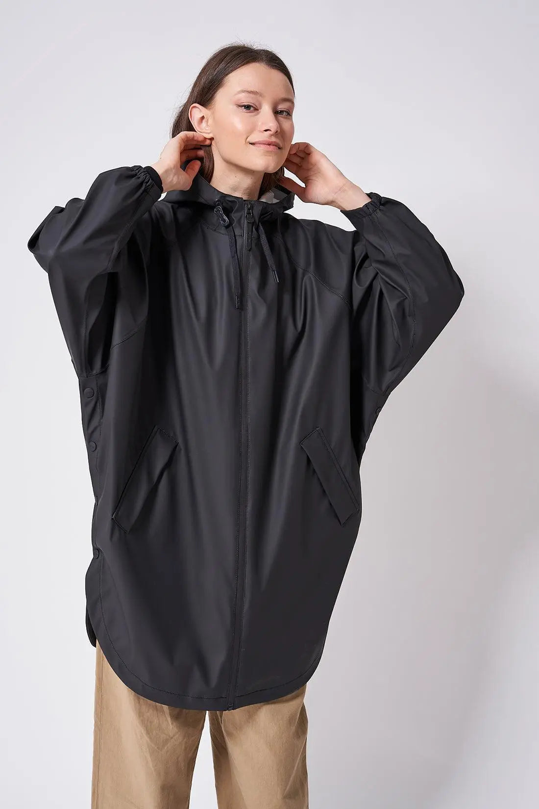 SKY. Chubasquero impermeable tipo capa de Mujer y Hombre. – Tantä Rainwear