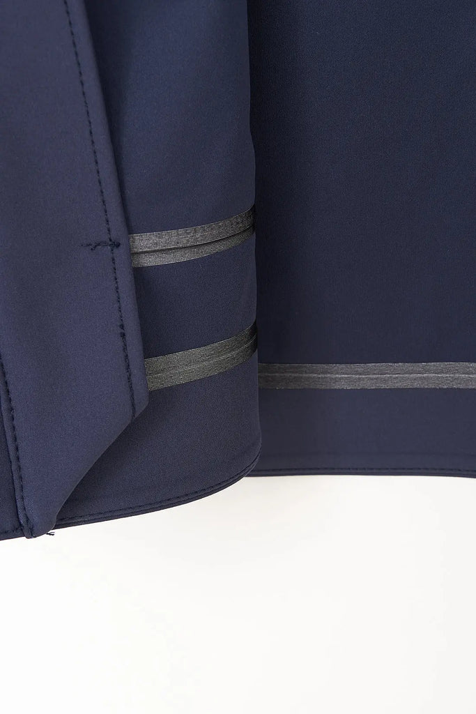 Cazadora impermeable en tejido softwhell de hombre Tantä. Color Vede azul marino. Motregn Navy