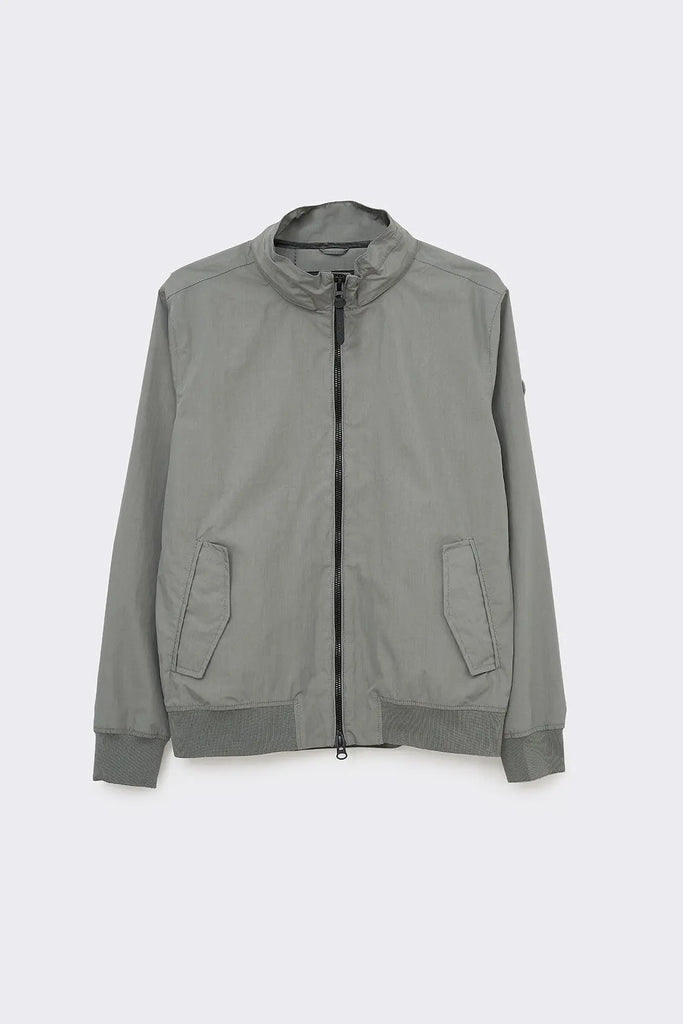 Cazadora impermeable de hombre en nylon Tantä. Color verde. Chuvisco Castor Grey