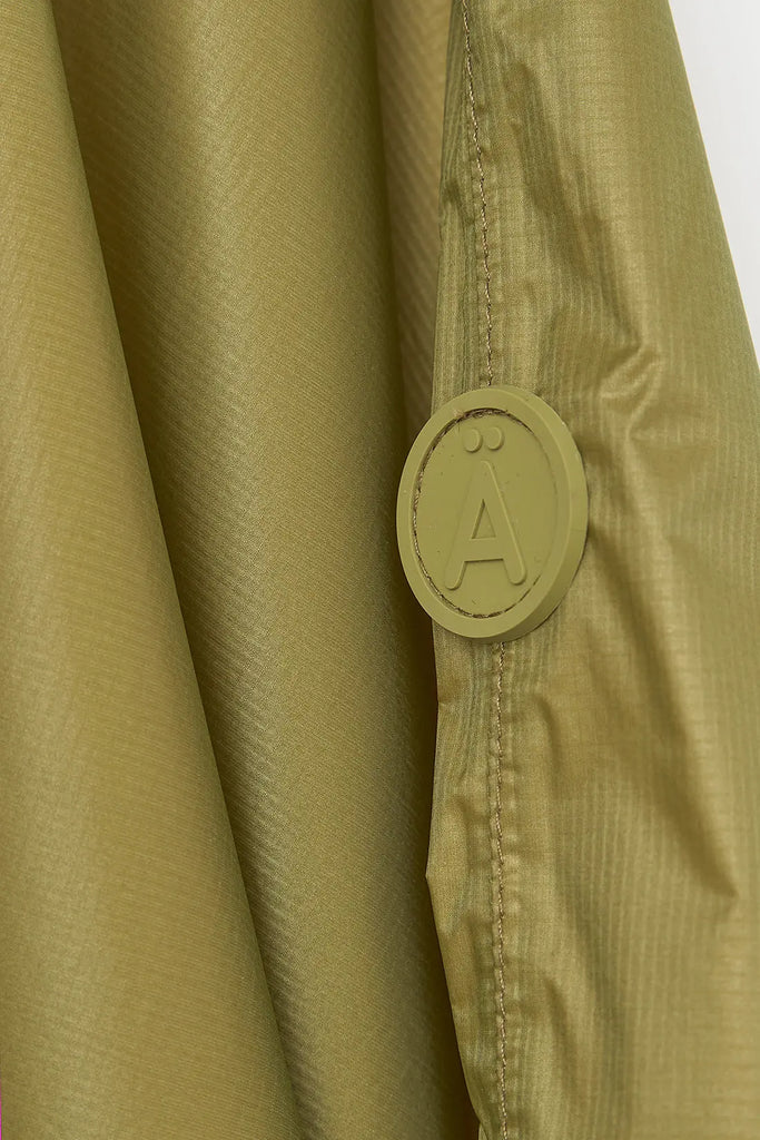 Rosenje Fern Tantä Rainwear SS23