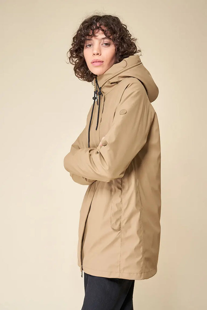 Abrigo para Mujer: Impermeable, Resistente al Viento y Aislante